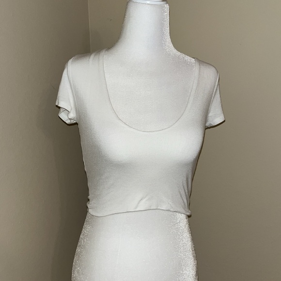 Akira ivory crop v neck crop top small - Picture 1 of 9